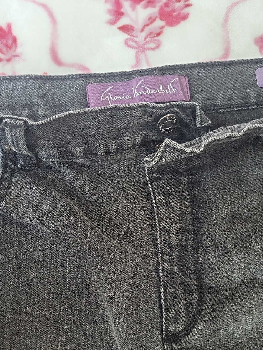 Gloria Vanderbilt Women's High-Rise Jeans in Charcoal
